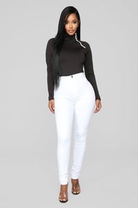 10-31-18_Studio_2_10-25-57_T20728_Black0423_DM.jpg