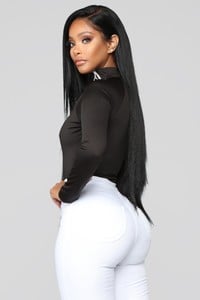 10-31-18_Studio_2_10-26-26_T20728_Black0428_DM.jpg