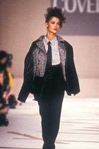 101371359_EnricoCoveri1988WomenRTW58.thumb.jpg.1c8564fa7b42ce6dfe96dd2b84f650ca.jpg
