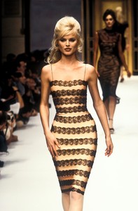 1015769375_HerveLeger1996WomenRTW2.thumb.jpg.4af12940fb95f0b3b1043937a95adfa0.jpg