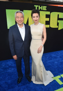 Li+Bingbing+Warner+Bros+Pictures+Gravity+Pictures+vEHfhLnyUVwx.jpg