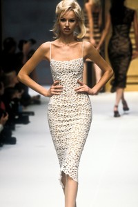 1097341304_HerveLeger1996WomenRTW20.thumb.jpg.ce4aad278dd668a51f691b4f0ca19d64.jpg