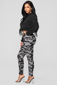 11-02-18_Studio_2_11-23-41_F120FUR_Grey0478_JD.jpg