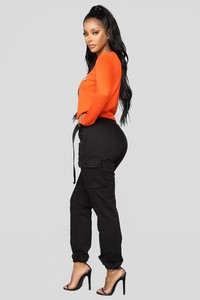 11-05-18_Studio_1_11-33-49_RT73321_Orange_0227_JD_CC_AJ_AJ.jpg