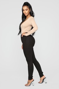 11-05-18_Studio_1_14-10-01_B1290_Mocha_0175_AJ.jpg