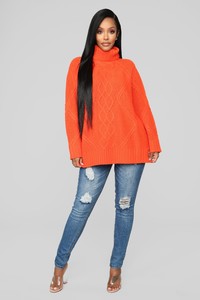 11-1-18_Studio_2_14-13-27_IT1268_Orange0452_DM_75060c0c-aca2-4f00-b61f-595d62dbb0fc.jpg