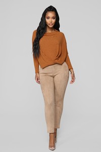 11-12-18_Studio_1_10-08-10_T16540_Camel_0127_AG.jpg