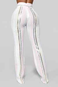 11-12-18_Studio_1_15-26-37_K7539_Whitecombo_0420_DM.jpg