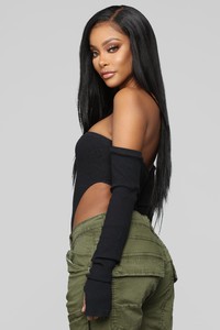11-13-18_Studio_135318_Black__CC_0145_AG.jpg
