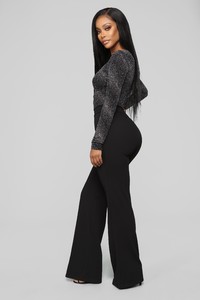 11-13-18_Studio_1_14-05-45_B8712_Black_0128_DM.jpg