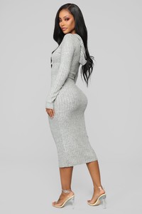 11-14-18_Studio_2_11-10-01_RD34085L_HeatherGrey0487_NT.jpg
