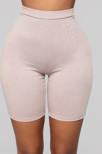 11-14-18_Studio_2_11-41-12_FNTP30561_Mocha_14182__AJ.jpg