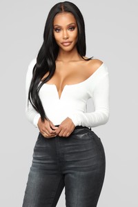 11-15-18_Studio_2_11-55-11_34107_Ivory0468_DM.jpg