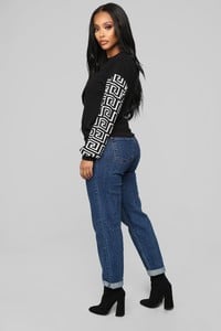 11-15-18_Studio_2_14-57-36_T1457_Black0552_NT.jpg
