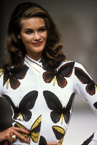 1141815280_AzzedineAlaia1991WomenRTW97.thumb.jpg.8ddce3d97d0d0eabc54f010ef4b3b678.jpg