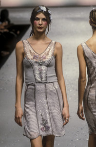 1238573220_Blumarine1998WomenRTW6.thumb.jpg.c0e4912b842df88c73fc7f265b8a6963.jpg