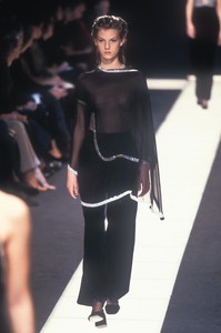 1261671792_GiorgioArmani1997WomenRTW39.thumb.jpg.c1694d7add5b880c8e14685d45c557d9.jpg