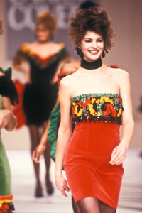 1276536322_EnricoCoveri1988WomenRTW136.thumb.jpg.bd2d434f2491d2362cb36c36890d49be.jpg