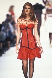 1281708043_YvesSaintLaurent1992WomenRTW134.thumb.jpg.f55afe18192aa993a0aa21f56554d04f.jpg