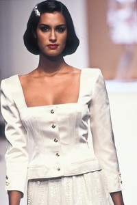 1298631265_Valentino1995WomenRTW23.thumb.jpg.9fb6f5481d44b2efbe2b12e3b6cf6782.jpg