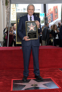 Michael+Douglas+Hollywood+Walk+Fame+Ceremony+2Bxym1iLQzwx.jpg