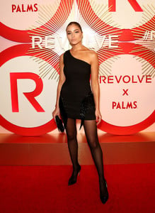 Olivia+Culpo+Revolve+Second+Annual+REVOLVEawards+4KS5lqIqXzWx.jpg