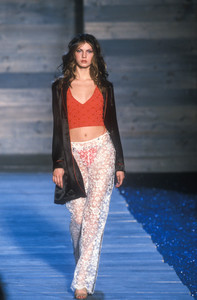 1393290082_RifatOzbek1998WomenRTW89.thumb.jpg.b8846e627d0c5b4dceaccf3ad3ad8452.jpg