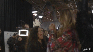 VS Fashion Show 2018 - Road to the Runway_ IT_S SH(720P_HD)_03.gif