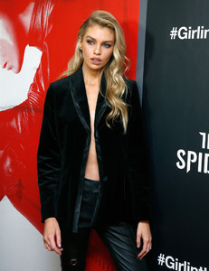 Stella+Maxwell+Girl+Spider+Web+New+York+Screening+Pfi2ojSaG1mx.jpg