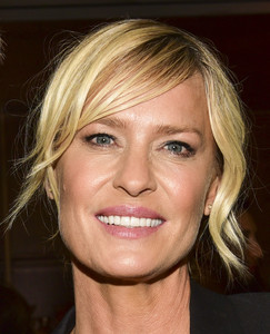 Robin+Wright+Los+Angeles+Premiere+Screening+jfoYuD-tEglx.jpg