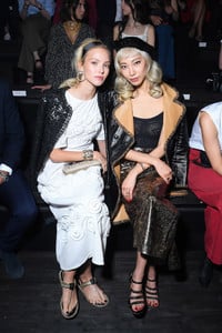 Sasha+Luss+Chanel+Replica+Show+Moscow+Metiers+ylePlzag2lAx.jpg