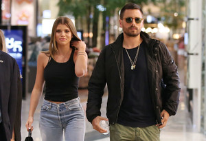 Sofia+Richie+Scott+Disick+Windsor+Smith+Store+MdP8ndrcTgmx.jpg