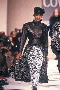 1743307345_EnricoCoveri1988WomenRTW76.thumb.jpg.5e970e24da1b023ec2249c36b164bd2e.jpg