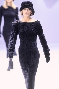 1760864051_LesCopains1993WomenRTW42.thumb.jpg.cbffc5956fc42134540f594ddc48137b.jpg