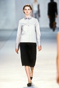 1771247046_LouisVuitton1998WomenRTW26.thumb.jpg.f9dd7cf8d9eeeb41bb02b6bdd4baede9.jpg