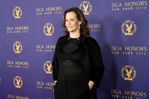 Sigourney+Weaver+2018+DGA+Honors+Arrivals+6yWiLlVV0Fqx.jpg