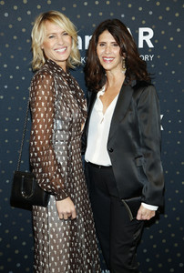 Robin+Wright+amfAR+Hosts+Inaugural+Celebrity+QnIIBnSgZFkx.jpg