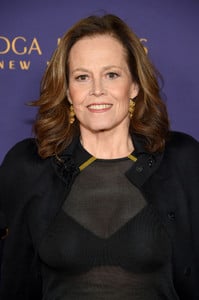 Sigourney+Weaver+2018+DGA+Honors+Arrivals+636ZIaX9emnx.jpg