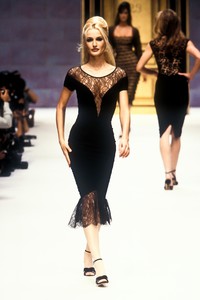 1942994705_HerveLeger1996WomenRTW21.thumb.jpg.1bed0939a714e382e9873aac1175a066.jpg