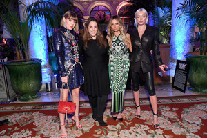 Caroline+Vreeland+Victoria+Secret+x+Mary+Katrantzou+Kt3ZuyvXB9jx.jpg