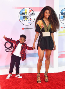 Ciara+2018+American+Music+Awards+Arrivals+C4igyC_tX5cx.jpg