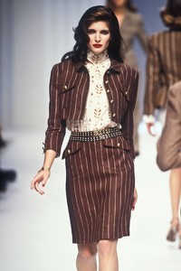 2145078241_Valentino1995WomenRTW58.thumb.jpg.5b8b35c82ad5c2305d2484b01a30f484.jpg