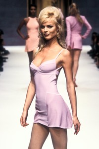 218117064_HerveLeger1996WomenRTW155.thumb.jpg.71bf60fb8acc55a0168e337539bce873.jpg