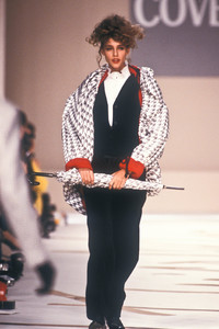 240634231_EnricoCoveri1988WomenRTW46.thumb.jpg.a2c59f810620f89eb22411145b59cd02.jpg