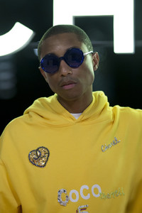 Pharrell+Williams+Chanel+Cruise+2018+19+Replica+ozosy70MgCfx.jpg