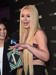 Iggy+Azalea+Fashion+Nova+x+Cardi+B+Collaboration+LaOSxj3tmzDx.jpg