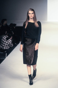 2_trussardi-fw-1997-3_html.thumb.JPEG.b830b7f76d15f4bd1c95968d56d793b8.JPEG