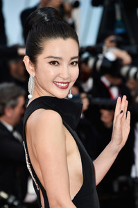 Li+Bingbing+Cafe+Society+Opening+Gala+Red+b2Iax_Sv5Prx.jpg