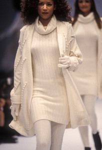 384096407_LauraBiagiotti1993WomenRTW145.thumb.jpg.dc9ad8892dc911e5d473fb814bdd3a14.jpg