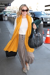          lar141118BZNimage5.jpg